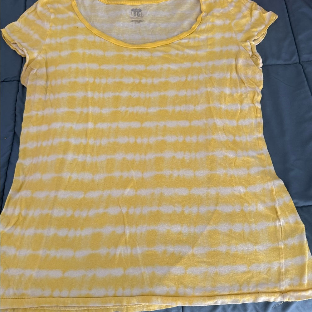 Route 66 Yellow and White Tie-Dye Short Sleeve Top